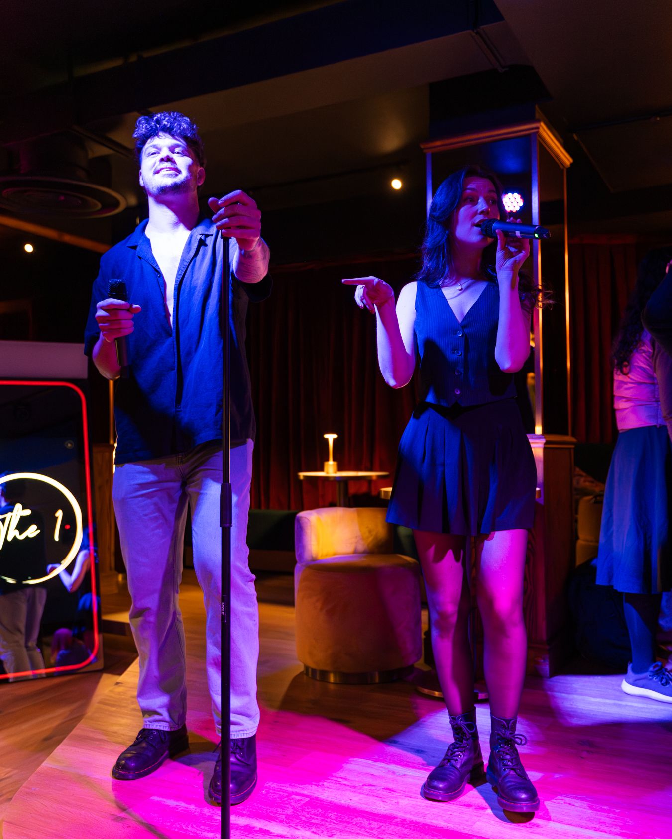 Live Singers Every Night at The 1 Bar